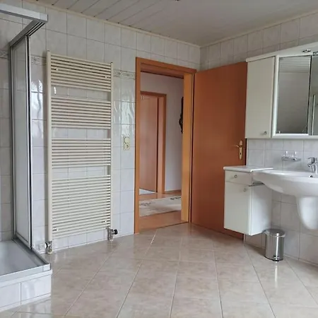 Perle Am Fusse Der 3*