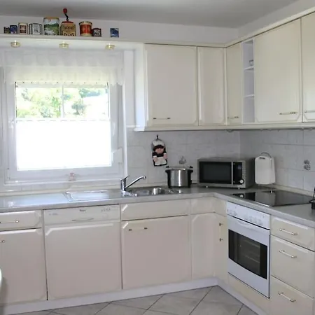 Perle Am Fusse Der 3*