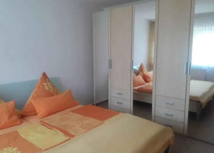 Perle Am Fusse Der Аугустусбург