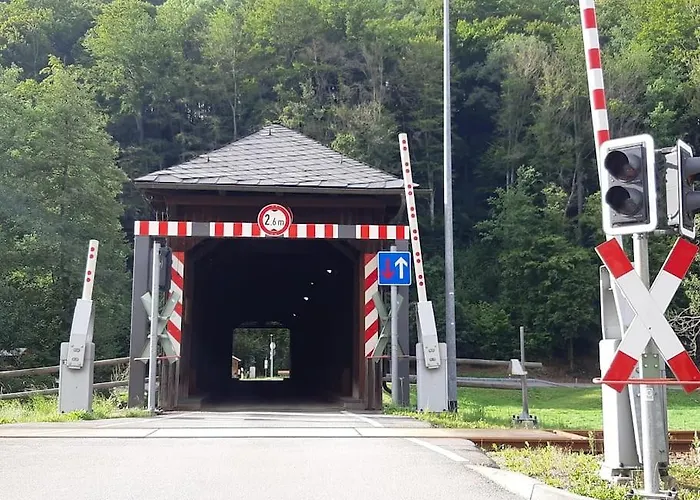 Perle Am Fusse Der 3*