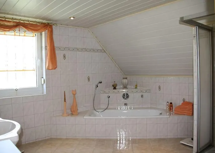 Perle Am Fusse Der 3*